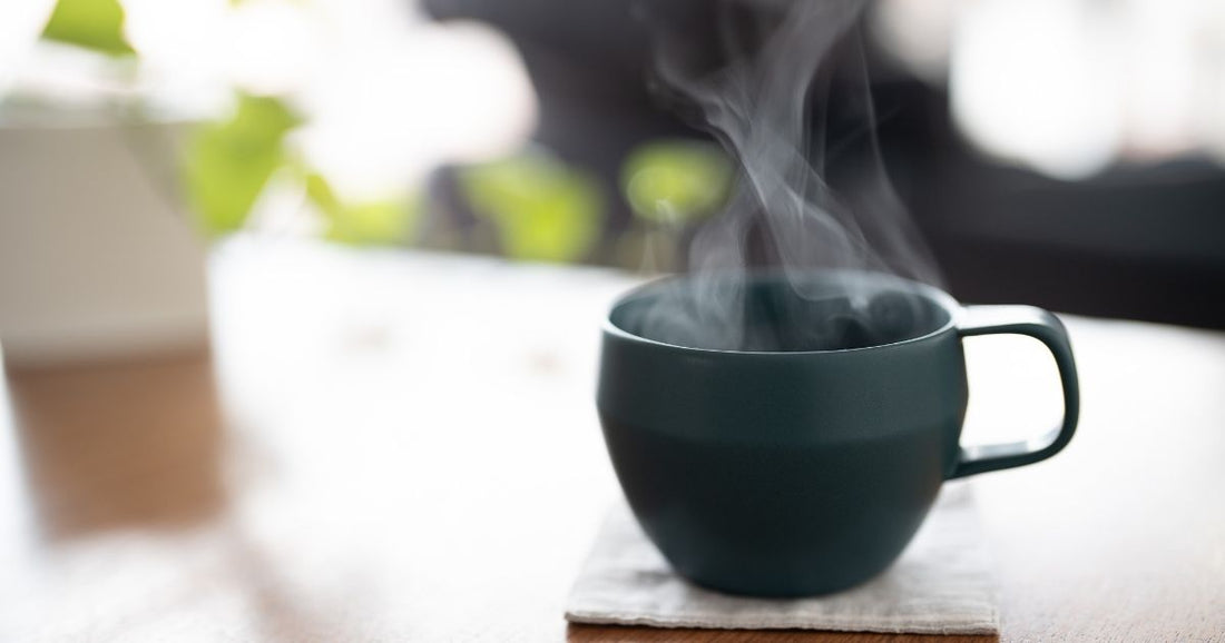 Mug with filtered hot water 